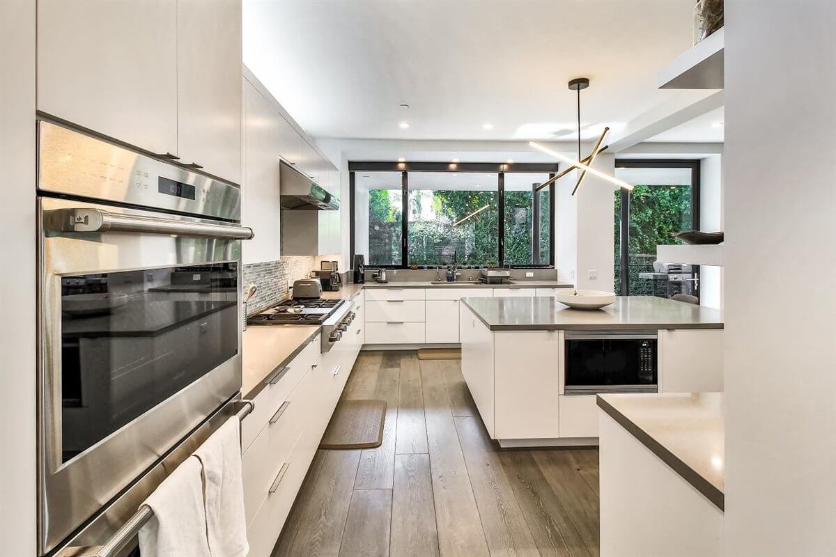 Custom luxury home built in Florida by Reside Custom Homes